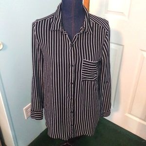 Forever 21 M black/white sheer button down blouse